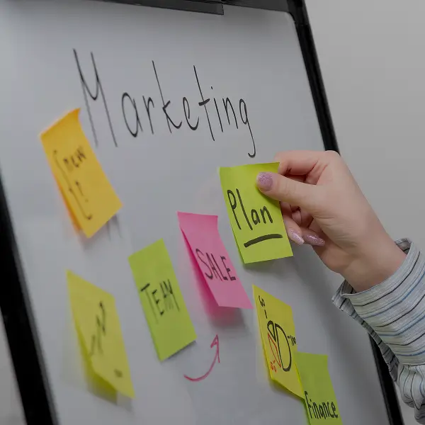 Técnico em Marketing e Comunicação